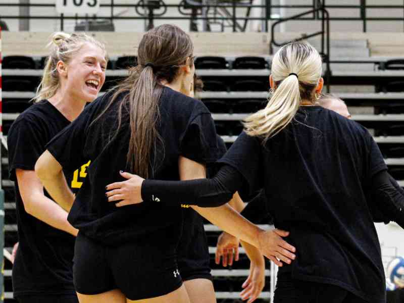 Black Hills State University, Spearfish, Black Hills, Spearfish, Volleyball Team, Huddle Up