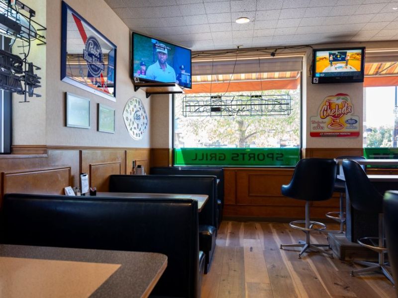 Black Hills, Spearfish, South Dakota, Stadium Sports Bar and Grille, Inside Booth
