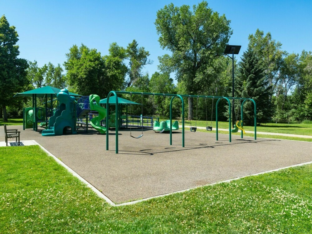 Salem Park, Swing Set